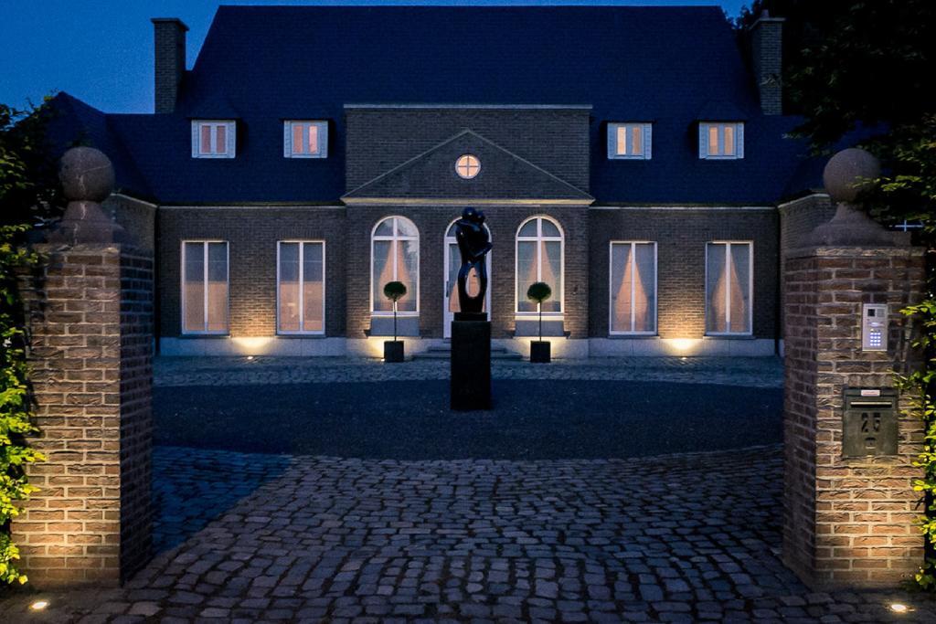 Villalux Kortessem Экстерьер фото